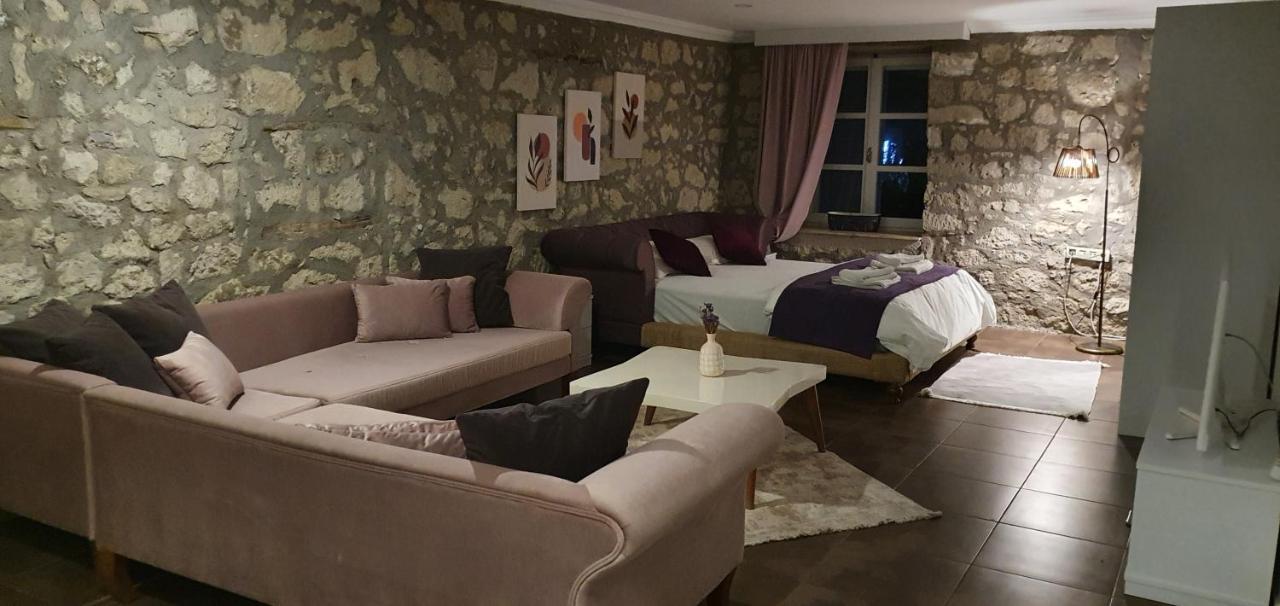 Leyla Suite Alacatı Bagian luar foto