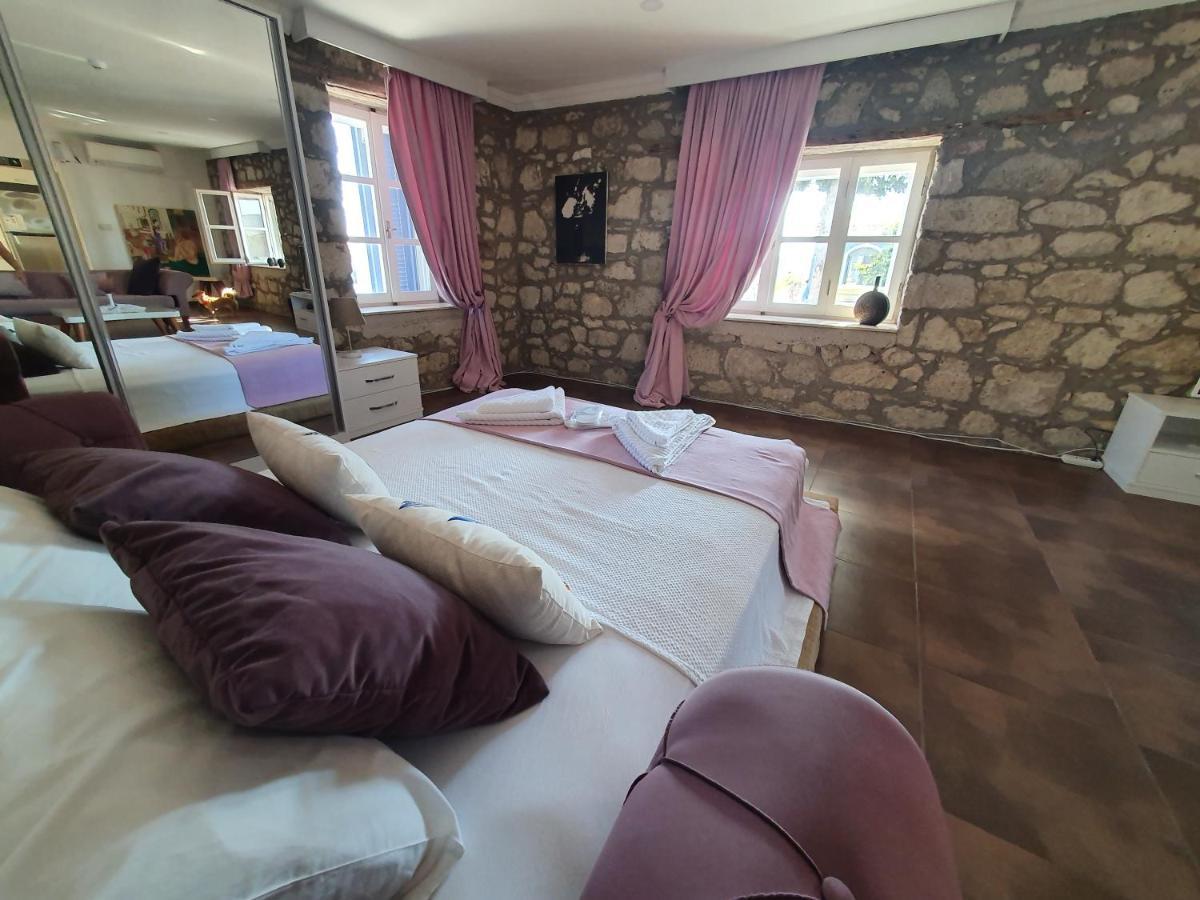 Leyla Suite Alacatı Bagian luar foto